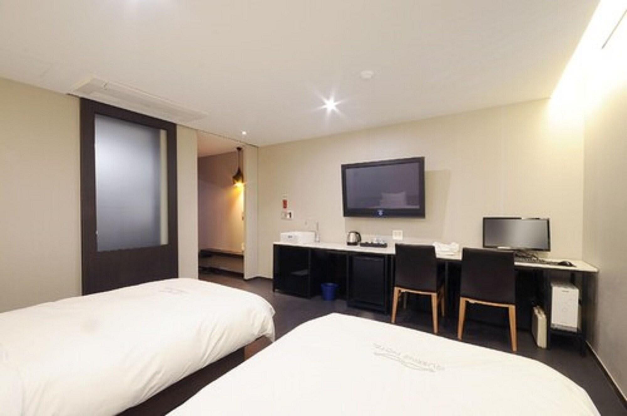 Queens Hotel Seomyeon Pusan Zewnętrze zdjęcie