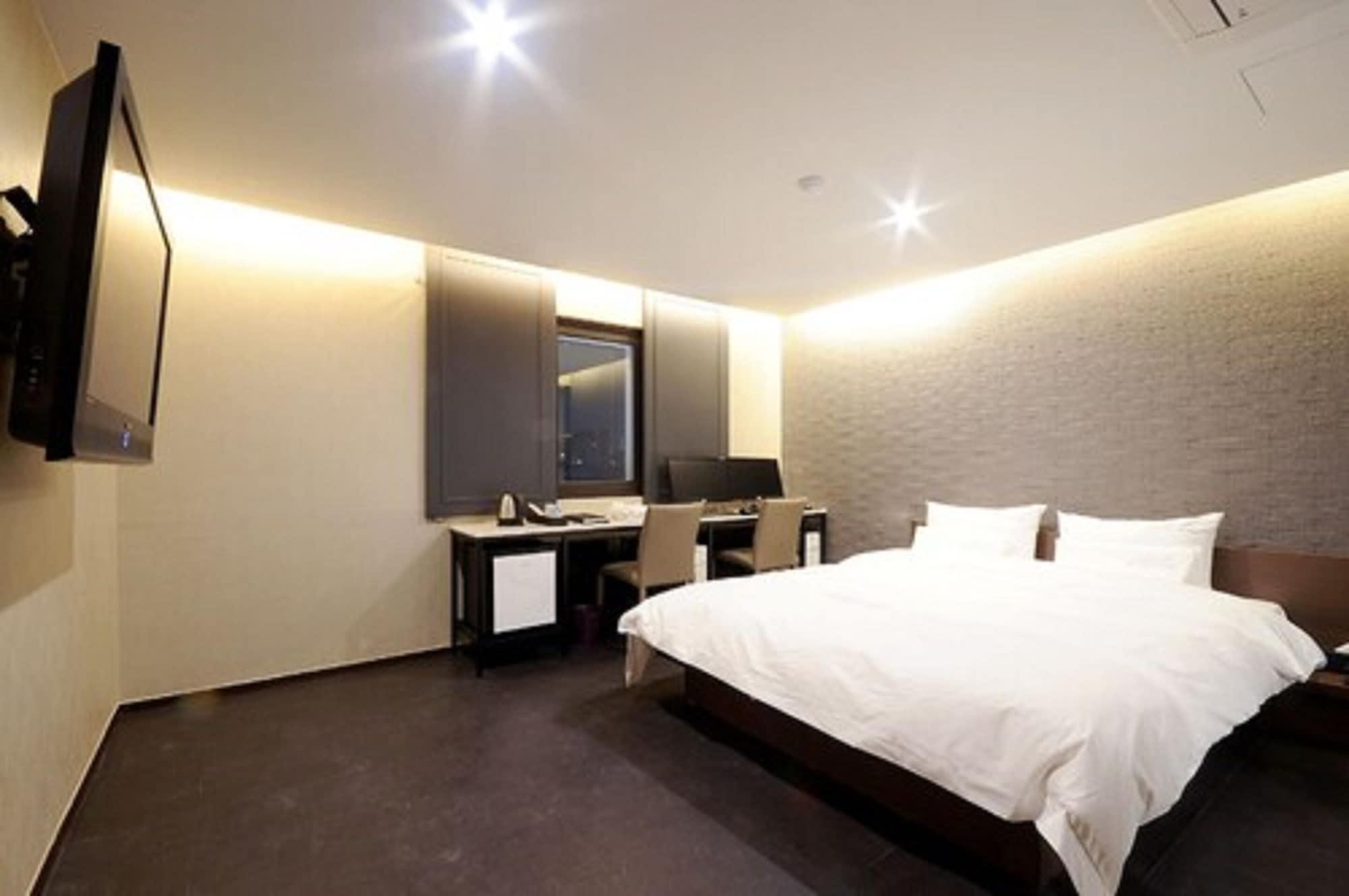 Queens Hotel Seomyeon Pusan Zewnętrze zdjęcie