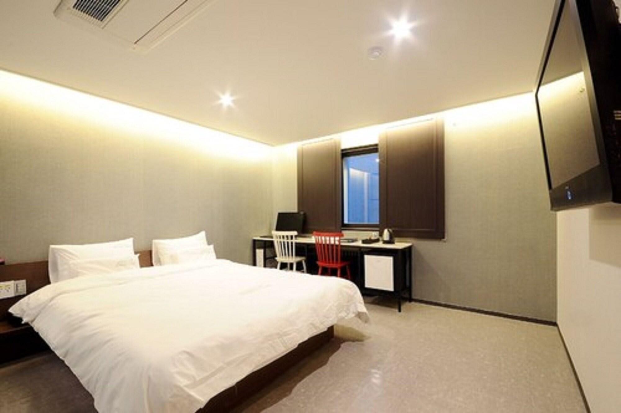 Queens Hotel Seomyeon Pusan Zewnętrze zdjęcie