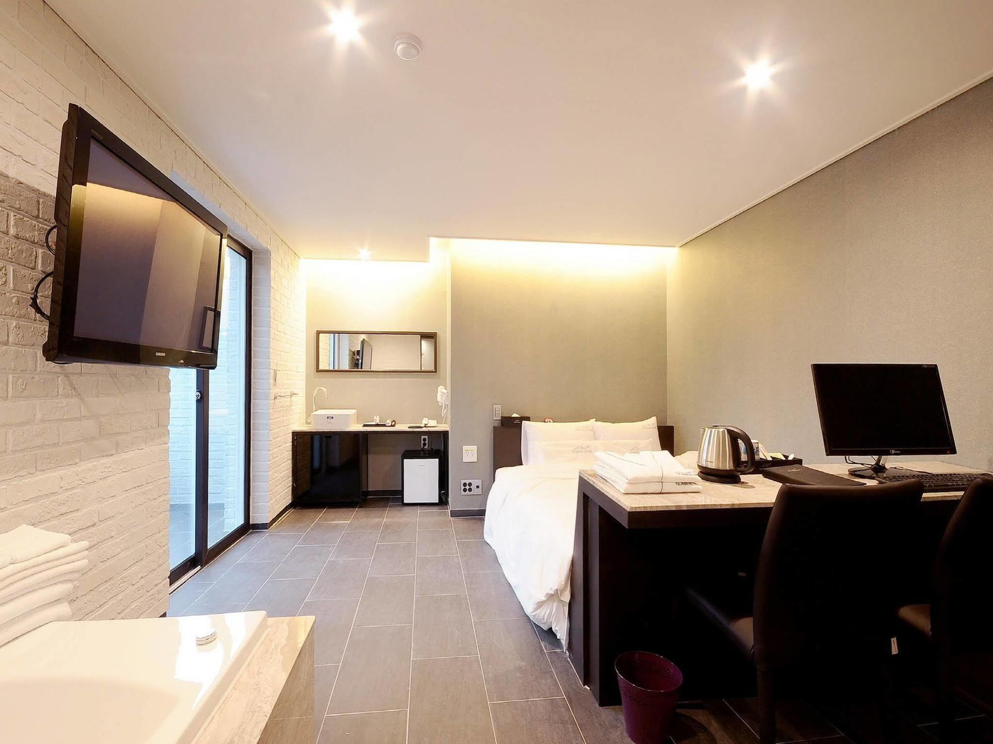 Queens Hotel Seomyeon Pusan Zewnętrze zdjęcie