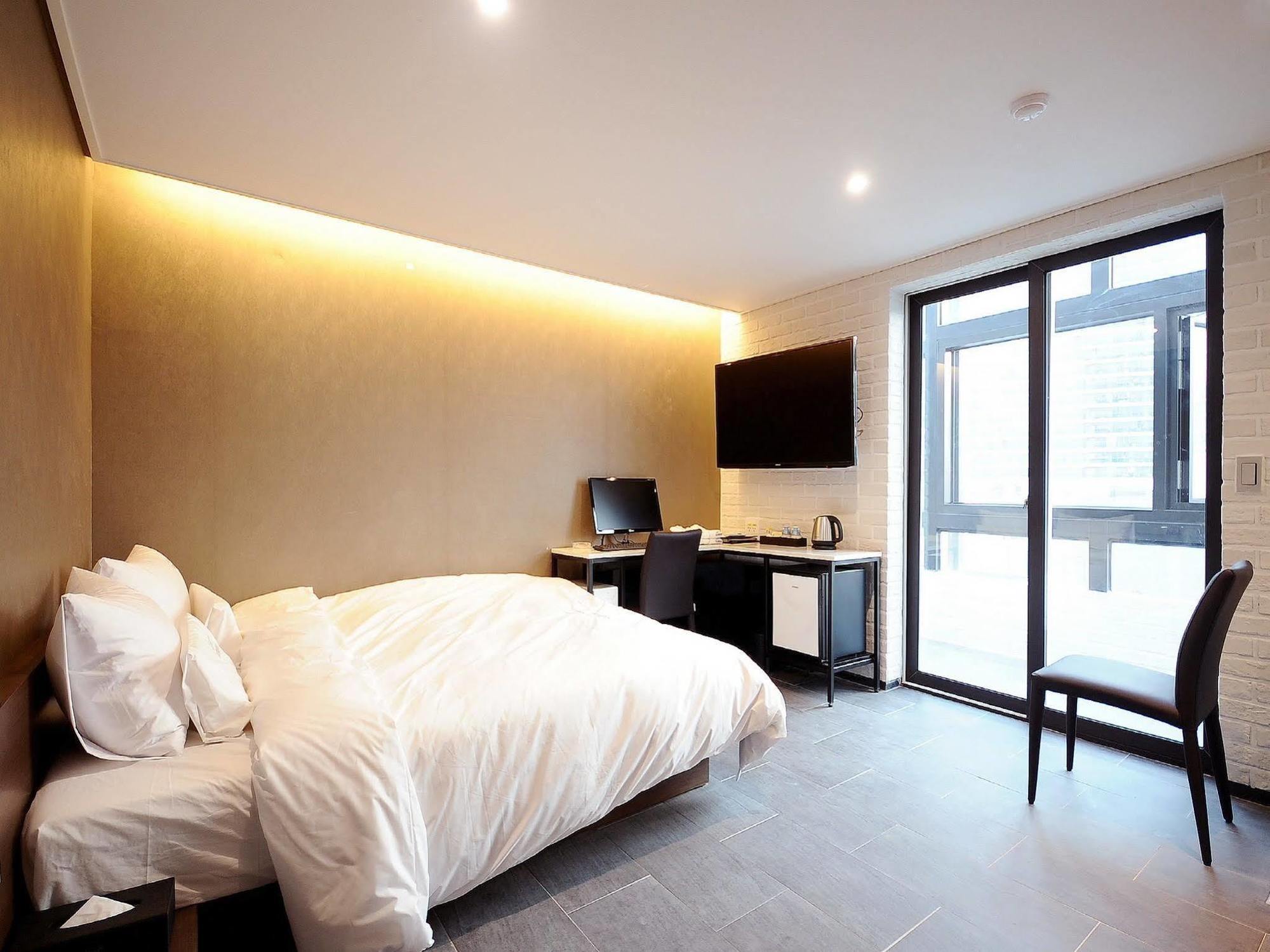 Queens Hotel Seomyeon Pusan Zewnętrze zdjęcie