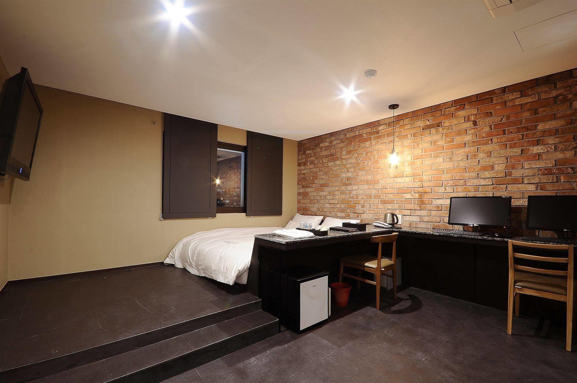 Queens Hotel Seomyeon Pusan Zewnętrze zdjęcie