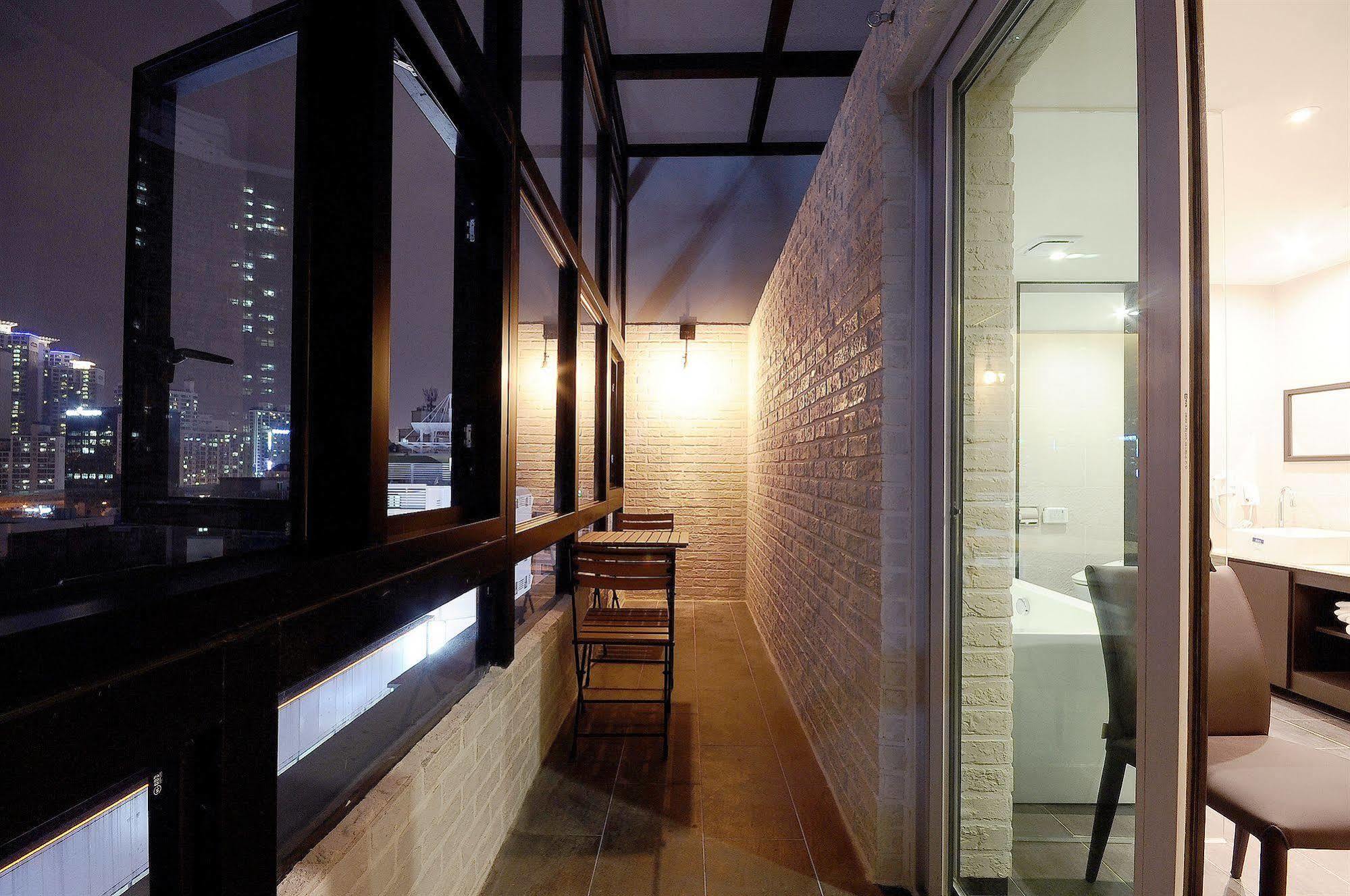 Queens Hotel Seomyeon Pusan Zewnętrze zdjęcie